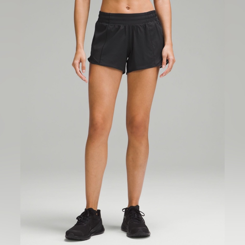 (#189) LULULEMON Hotty Hot Low-Rise Lined Short 4"